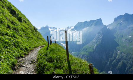 Schrennenweg sentier de randonnée, plage de l'Alpstein, Canton de St Gallen, Suisse, Europe Banque D'Images