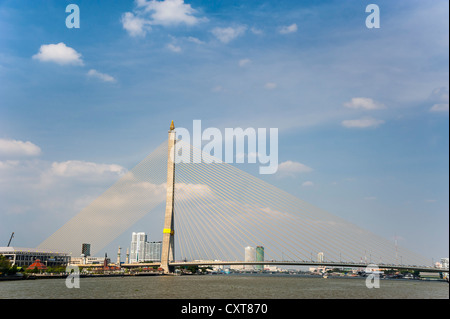 Rama VIII Bridge, Bangkok, Thaïlande, Asie Banque D'Images