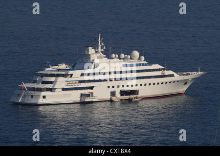 Yacht à moteur, Lady Moura, construit par le chantier naval Blohm  + Voss, longueur de 104,85 mètres, construit en 1990, sur la Côte d'Azur, France Banque D'Images