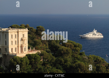 Yacht à moteur, Apoise, construit par AQUANAUT YACHTS, longueur 67 mètres, construit en 2006, au large de Monaco, la Côte d'Azur, Méditerranée, France Banque D'Images