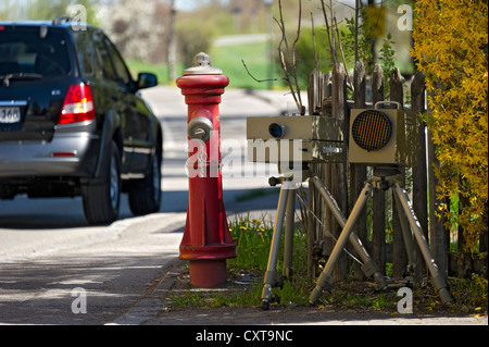 Speed camera infrarouge et radar mobile, flash pour la mesure de la vitesse, vitesse trap, Anzing, Haute-Bavière, Bavière Banque D'Images