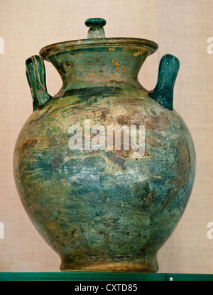 Urne cinéraire en verre avec couvercle Flavian Impériale Trajanic 1st-début 2e siècle A.D Verre Romain 25,7 cm Italie Banque D'Images
