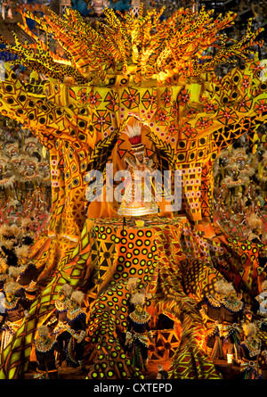 Élaborer flottent dans Carnaval Rio de Janeiro Brésil Banque D'Images