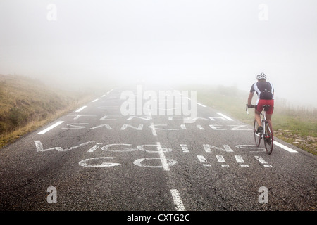 Wiggins Rendez peints sur la route du Tour de France sur le Col du Tourmalet, Haute Pyrenees, France Banque D'Images