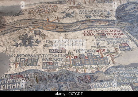 La région de la Rivière de Jordanie Carte de Madaba Mosaic, une église grecque orthodoxe de Saint Geoerge, Madaba, Jordanie Banque D'Images