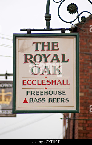 La Royal Oak Inn eccleshall enseigne de pub Banque D'Images