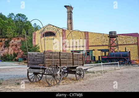 Ville de l'Ouest. Union Pacific gare, vue wagon depuis les jours de l'ouest sauvage, à la Reserva Sevilla, Safari park Banque D'Images