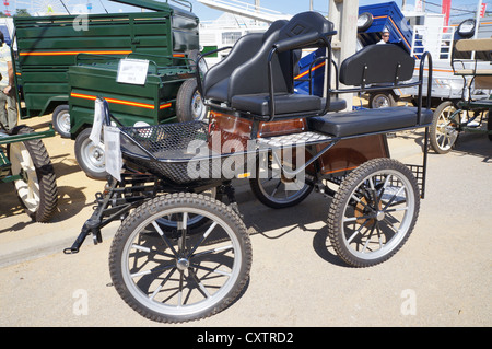 La foire International Livestock salon agro-industriel, transport sur chariot moderne futuriste à Zafra, Espagne Banque D'Images