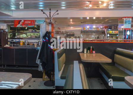 New York City, NY, États-Unis, Inside, American Diner Restaurant, Chelsea Area, 'Star on 18' Manhattan, design d'intérieur des années 50 tables vides Banque D'Images