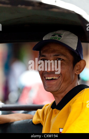 Conducteur de pousse-pousse à Banjarmasin, Indonésie Banque D'Images