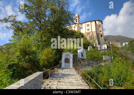 Le chemin de croix du Sanctuaire de la Madonna del Sasso à Locarno, Tessin, Suisse Banque D'Images