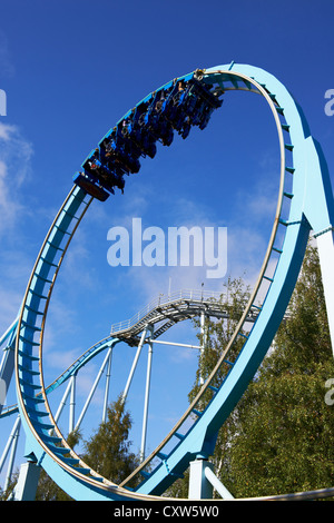 L'onde de l'Europe seulement stand up tour de caboteur de rouleau Drayton Manor Theme Park Tamworth Staffordshire UK Banque D'Images