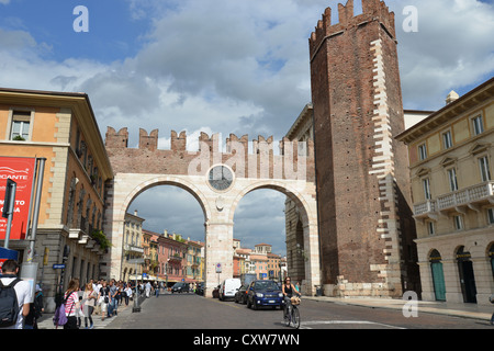 Portoni della Bra, Corsa Porta Nuova, Verona, Verona Province, Région du Veneto, Italie Banque D'Images