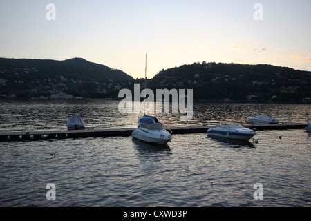 Une belle & vue pittoresque de Cernobbio Côme, Italie, Lac de Côme, bateaux, hôtels, photoarkive Banque D'Images