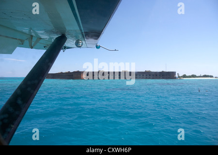 En venant d'atterrir sur l'eau dans un hydravion à côté de fort Jefferson clé jardin florida keys Dry Tortugas usa Banque D'Images