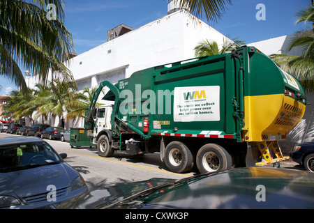 Refuser la collecte de camion poubelle à Miami South beach floride usa Banque D'Images