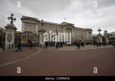 Le célèbre palais de Buckingham de Londres, Angleterre, Royaume-Uni, Europe de la ville, le palais de Buckingham, l'Angleterre, l'photoarkive Banque D'Images