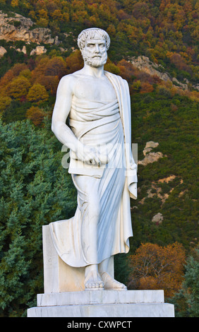 Statue d'Aristote à la Grèce de Stagyre antique situé à (lieu de naissance du philosophe) Banque D'Images