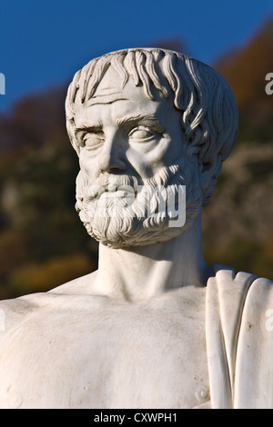 Statue d'Aristote à la Grèce de Stagyre antique situé à (lieu de naissance du philosophe) Banque D'Images