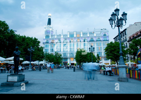 La place Santa Ana au crépuscule. Madrid, Espagne. Banque D'Images