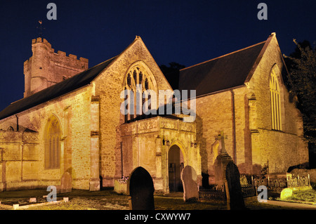 L'église du prieuré de Sainte Marie de nuit, l'Usk, Monmouthshire Banque D'Images