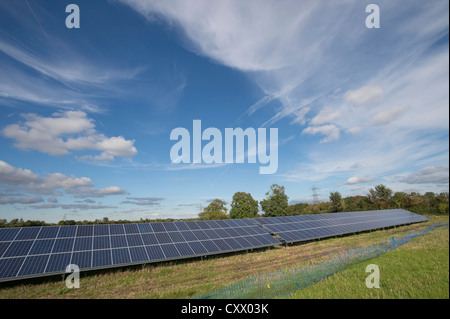 Des panneaux solaires installés à Parkwall ferme, Westonzoyland Road, Bridgewater. Banque D'Images