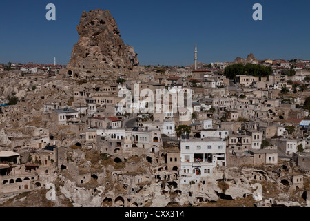 Ville d'Ortahisar,parc national de Göreme, Cappadoce, Turquie. Banque D'Images