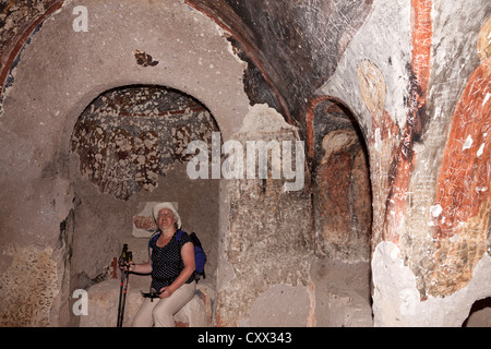 À l'intérieur d'une église en pierre,Vallée de Soganli,la Cappadoce, en Turquie. Banque D'Images