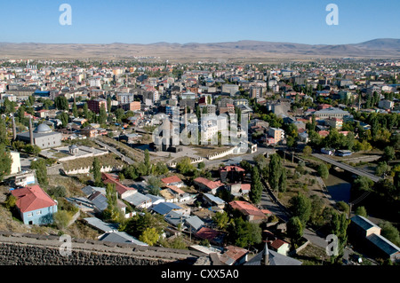 L'église et la cathédrale des Saints Apôtres arméniens du Xe siècle dans la ville turque de Kars, dans la région orientale de l'Anatolie, dans le nord-est de la Turquie. Banque D'Images