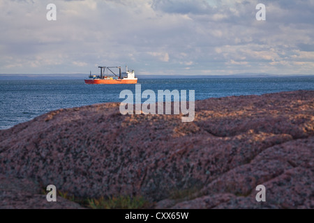 L'Aivik RORO cargo, propriété de Nunavut Eastern Arctic Shipping Banque D'Images