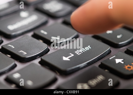 Appuyer sur la touche entrée. Banque D'Images