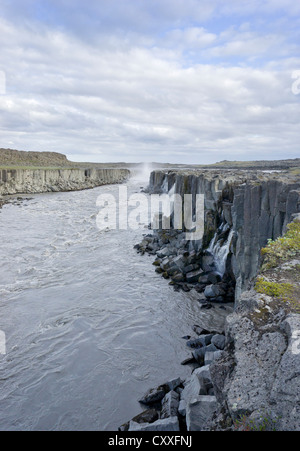 Joekulsá Fjoellum Selfoss, á la rivière, Joekulsárgljúfur National Park, Iceland, Europe Banque D'Images