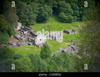 Les mines de plomb désaffectée et abandonnée à Bryntail sur la rivière Afon Clywedog. 8674 SCO Banque D'Images