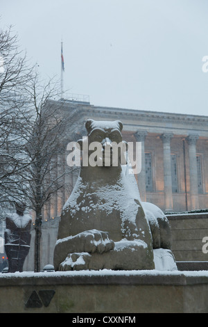 Une tempête de neige, poussière Birmingham City Centre avec de la neige en fin d'après-midi. Banque D'Images