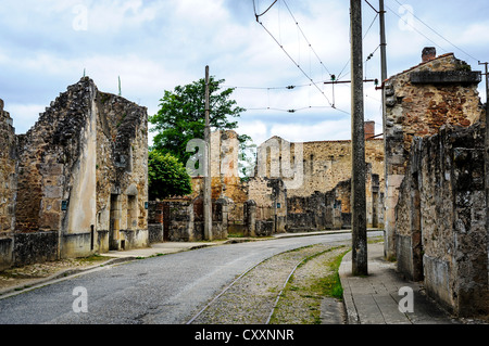 Scène de rue dans le village d'Oradour-sur-Glane - Le Village des Martyrs Banque D'Images