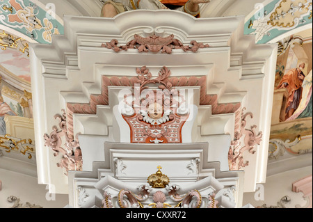 Vue de l'intérieur, figure sur un pilier, l'église de pèlerinage de Saint Pierre et Paul, construite par les Frères Zimmermann, 1728-1731 Banque D'Images