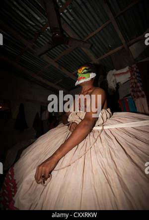 Backstage avec les danseurs de Kathakali à Fort Kochin, Inde Banque D'Images