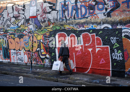 Des graffitis sur les murs de Windmill Lane, Dublin Banque D'Images