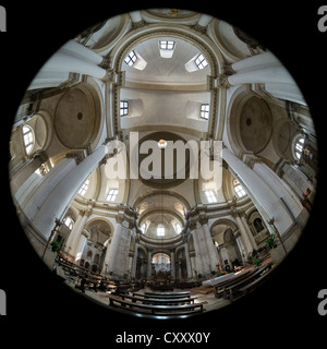 180 degrés vue fisheye circulaire de l'intérieur de l'église San Geremia à Venise, qui contient les reliques de Sainte Lucie. Banque D'Images