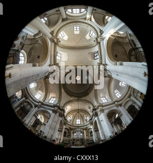 180 degrés vue fisheye circulaire de l'intérieur de l'église San Geremia à Venise, qui contient les reliques de Sainte Lucie. Banque D'Images