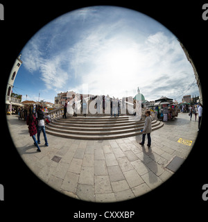 Circulaire de 180 degrés vue fisheye du Ponte degli Scalzi (le pont de la moines pieds nus) à Venise, à partir de la rive nord. Banque D'Images