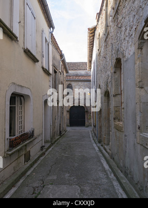 Scène médiévale montrant les anciens bâtiments en pierre du village perché de Fanjeaux Aude, Languedoc, France Banque D'Images