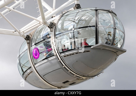 Cabine de la grande roue du millénaire ou grande roue London Eye, Londres, Angleterre, Royaume-Uni, Europe Banque D'Images