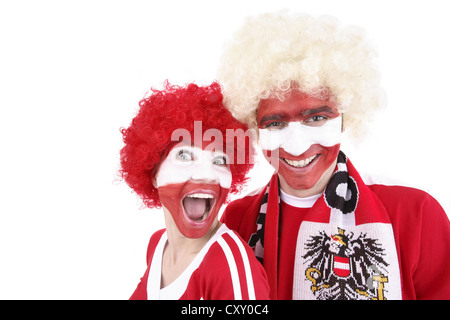 Jeune couple, fans de football autrichien Banque D'Images