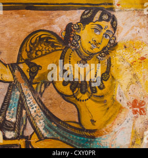 Peinture murale colorée sur les murs de la cour intérieure dans le Temple de Brihadishwara, Thanjavur, Inde Banque D'Images