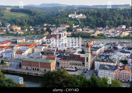 Vue depuis la forteresse Veste Oberhaus sur le centre-ville historique entre l'Inn et du Danube, Passau, Basse-Bavière Banque D'Images