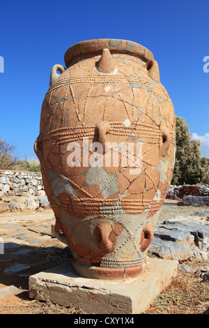 Au sein de l'urne grecque reconstruit les vestiges archéologiques de la Ville et Palais Minoen de Malia Crète Grèce Banque D'Images