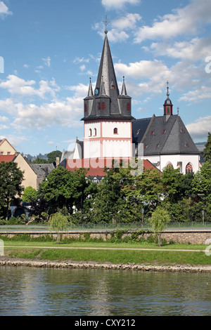 Eglise de Saint Martin à Oestrich-Winkel dans le Rheingau, Hesse, Allemagne Banque D'Images