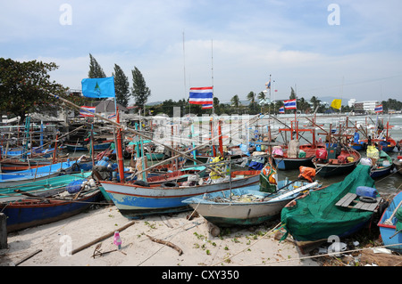 Des bateaux de pêche, Hua Hin, Thaïlande, Asie Banque D'Images