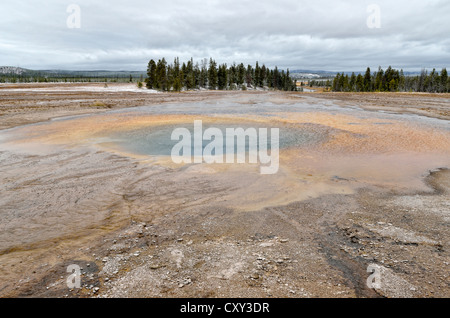 Piscine opale, Midway Geyser Basin, Parc National de Yellowstone, Wyoming, USA